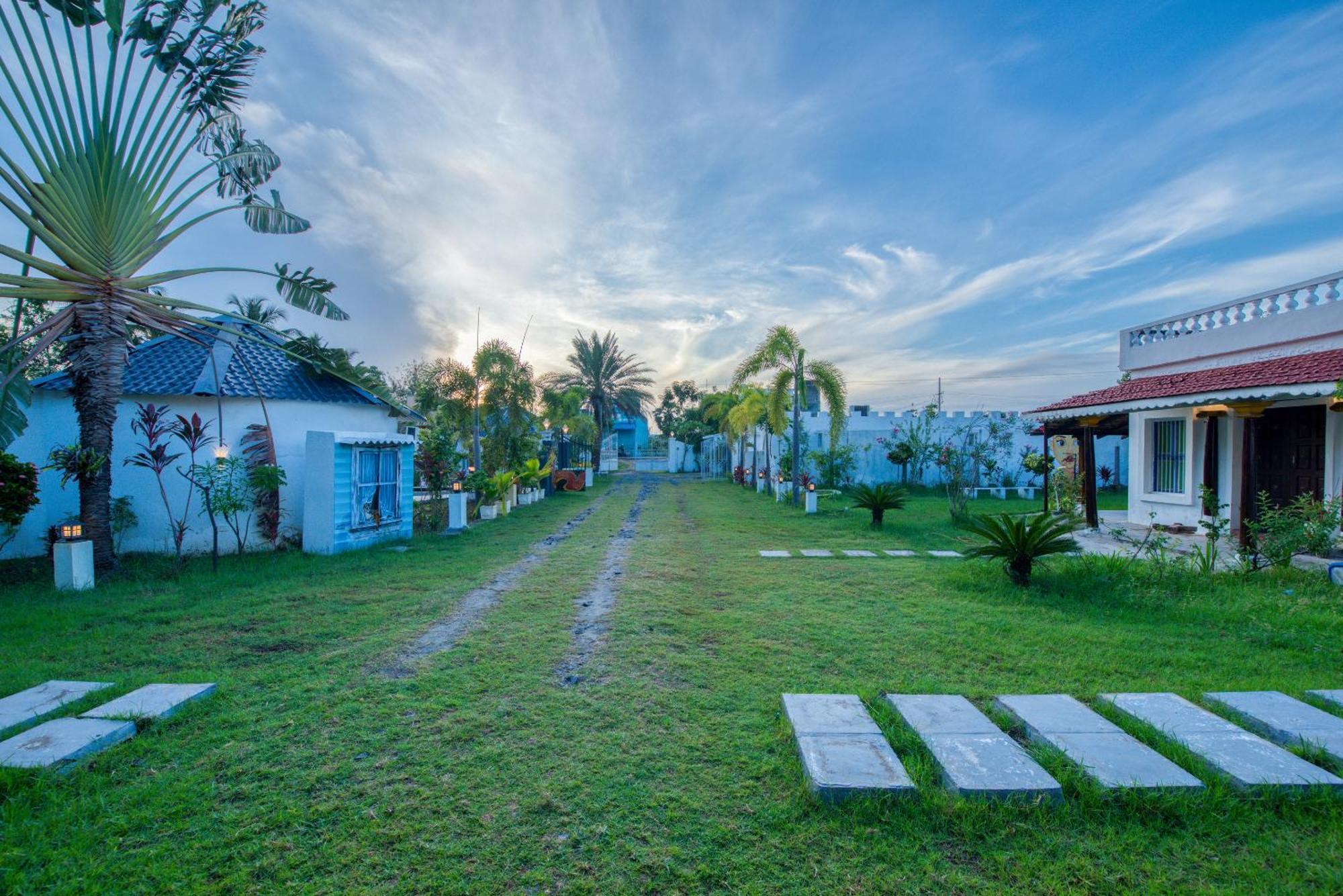 Le Epic Resort Virāmpattinam Esterno foto