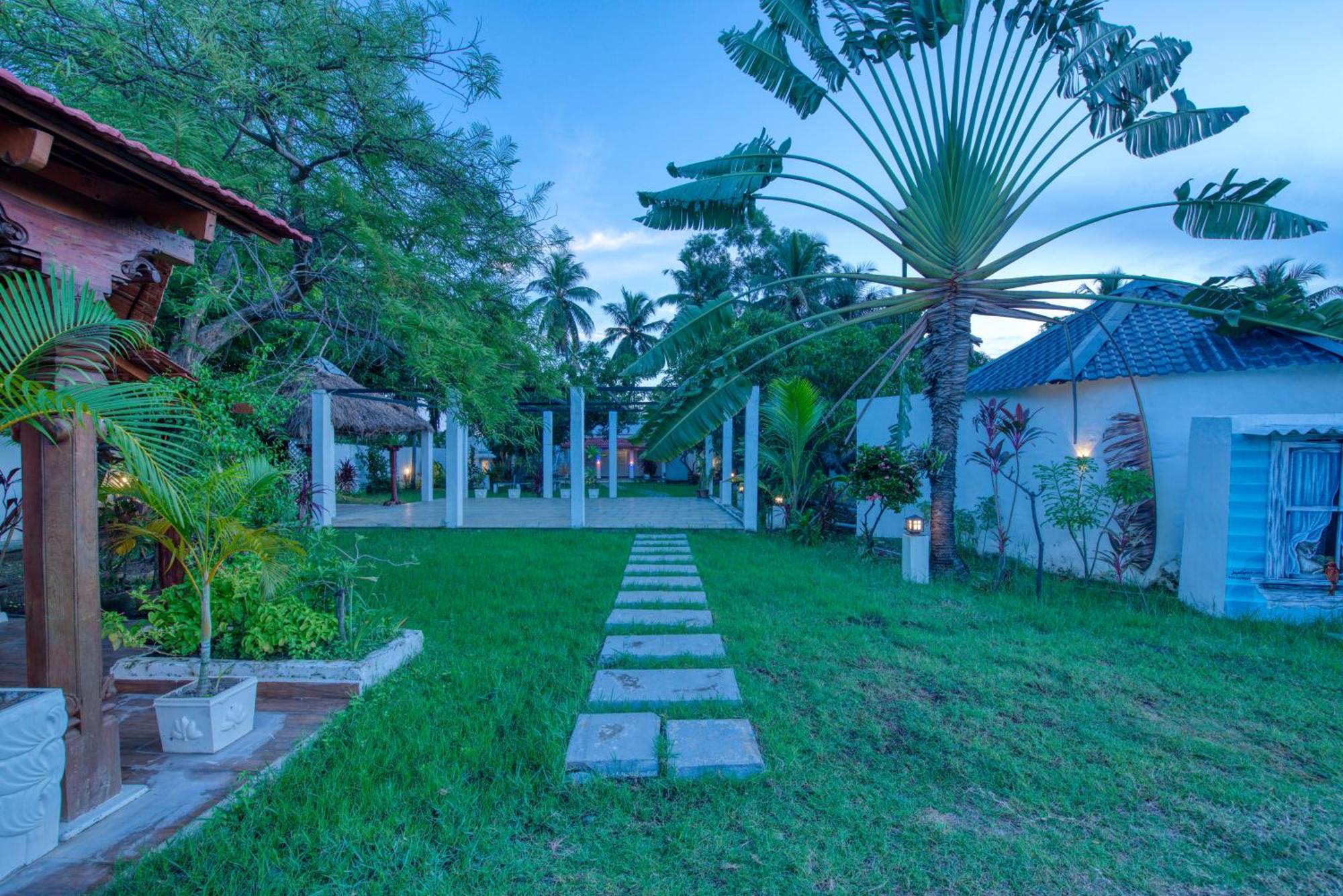 Le Epic Resort Virāmpattinam Esterno foto