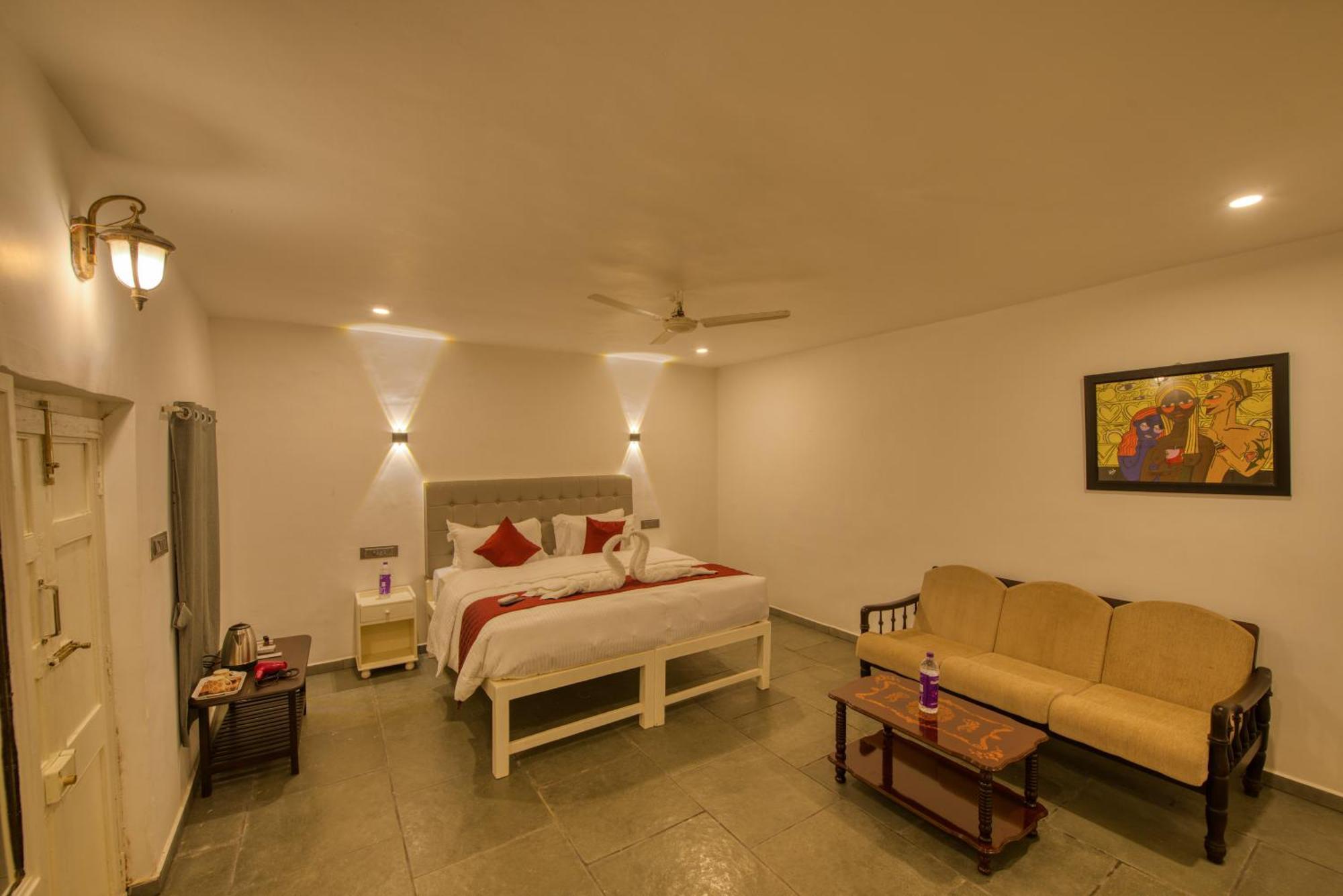 Le Epic Resort Virāmpattinam Esterno foto